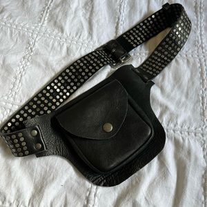 Leather small belt pouch